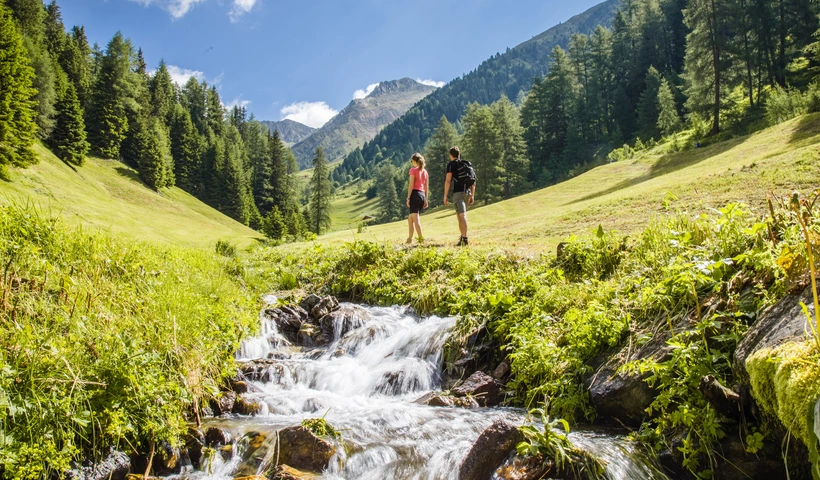 Alleinsamkeit - Hotels am Ende des Tals